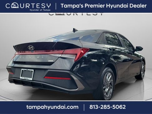Certified 2025 Hyundai Elantra Blue image 3