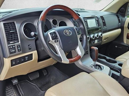 Used 2017 Toyota Sequoia Platinum AWD/4WD image 10