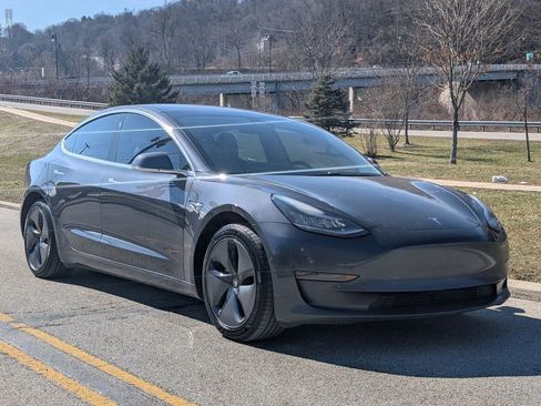 Used 2019 Tesla Model 3 Long Range image 2