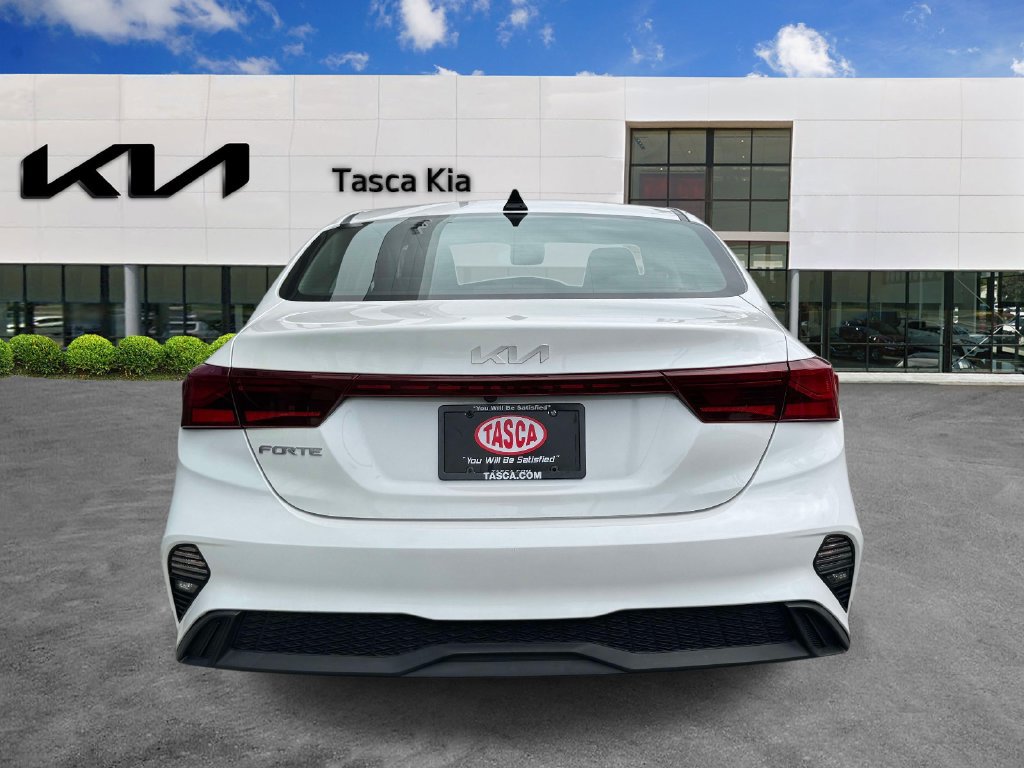 Used 2023 Kia Forte LXS w/ LXS Technology Package FWD image 5