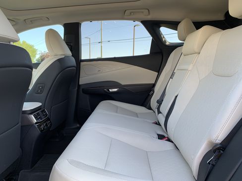 Certified 2026 Lexus RX 450h AWD w/ Convenience Package image 32