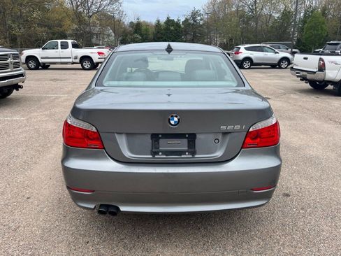 Used 2010 BMW 528i xDrive Sedan AWD/4WD image 6