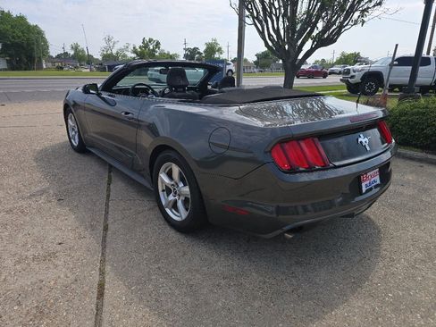 Used 2015 Ford Mustang Convertible RWD image 7