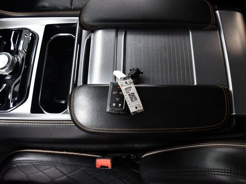 Used 2022 Jeep Grand Wagoneer Series III w/ Rear Seat Video Group 1 image 24