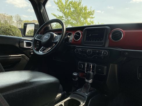 Used 2021 Jeep Gladiator Rubicon w/ Cold Weather Group image 6