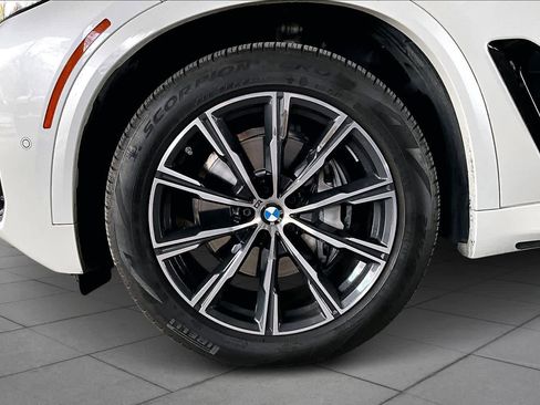 Used 2025 BMW X5 sDrive40i w/ Executive Package image 11