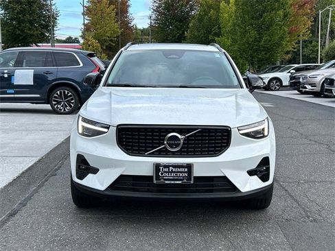 New 2026 Volvo XC40 B5 Plus w/ Protection Package Premier image 6