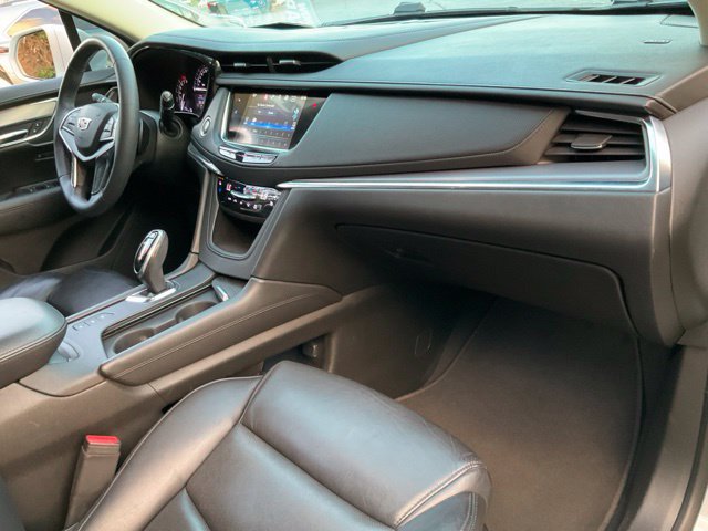 Used 2017 Cadillac XT5 Premium Luxury w/ Driver Assist Package AWD/4WD image 24