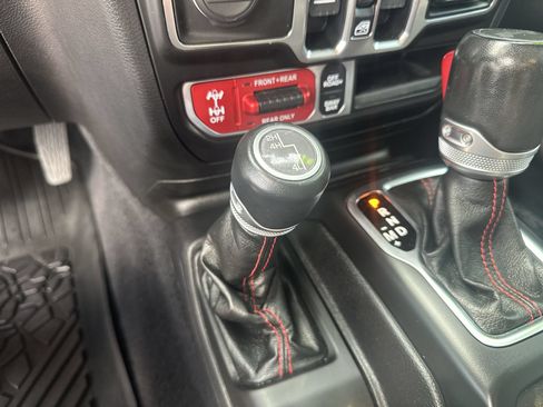 Used 2021 Jeep Wrangler Unlimited Rubicon AWD/4WD image 30