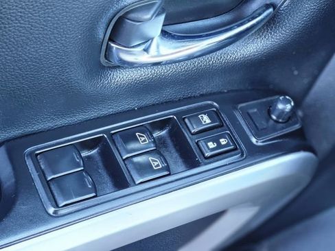 Certified 2023 Nissan Titan SV image 21