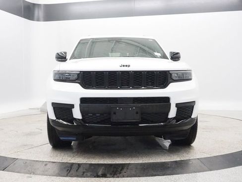 Certified 2023 Jeep Grand Cherokee L Laredo image 11