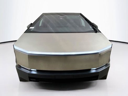 Used 2024 Tesla Cybertruck AWD Crew Cab image 10