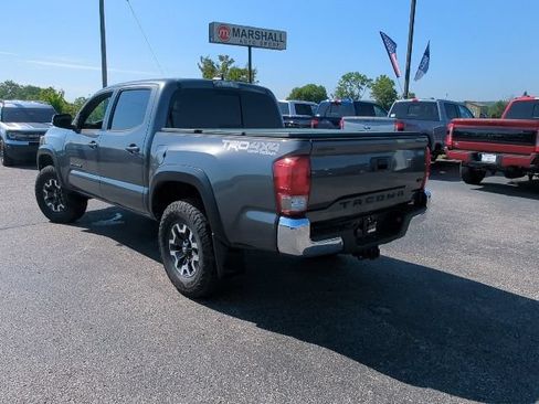 Used 2017 Toyota Tacoma TRD Off-Road w/ Tow Package (A/T) AWD/4WD image 14
