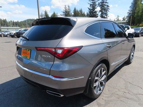 Used 2023 Acura MDX SH-AWD w/ Technology Package image 8