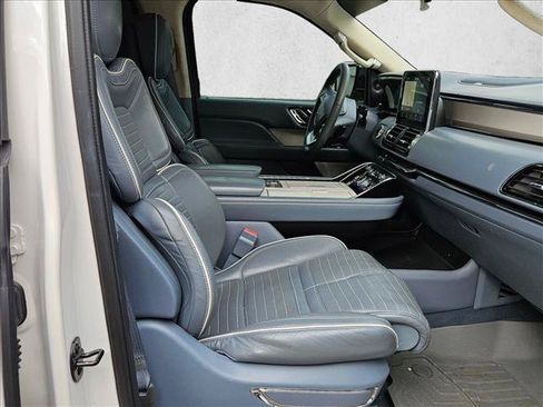 Used 2019 Lincoln Navigator Black Label AWD/4WD image 17