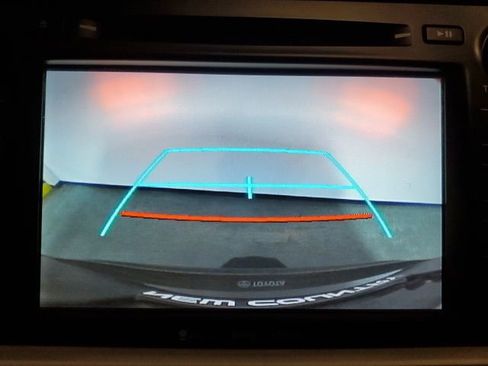 Used 2018 Toyota Highlander XLE image 19