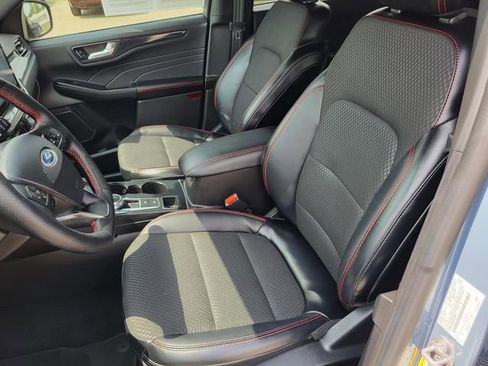 Used 2024 Ford Escape ST-Line Select w/ Tech Pack #1 AWD/4WD image 4