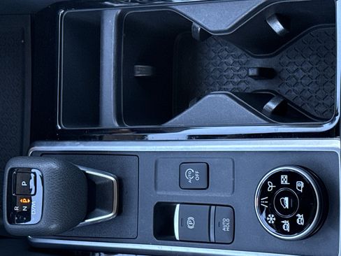 Used 2023 Nissan Pathfinder SL w/ SL Premium Package image 26