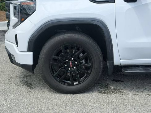 Used 2024 GMC Sierra 1500 Elevation w/ Elevation Premium Package AWD/4WD image 9