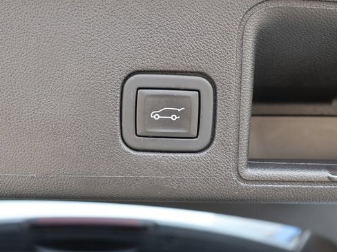 Used 2023 GMC Terrain SLT w/ Infotainment Package II AWD/4WD image 29