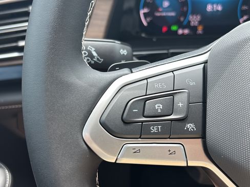 New 2026 Volkswagen Atlas SE FWD image 24