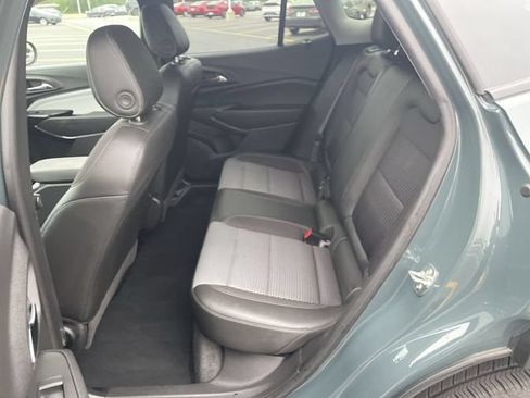 Used 2025 Chevrolet Trax LT FWD image 29