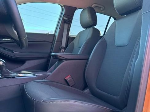 Certified 2024 Buick Encore GX Preferred FWD image 19