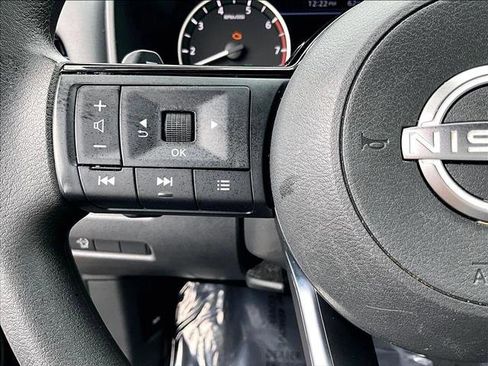 Used 2023 Nissan Rogue SV image 19