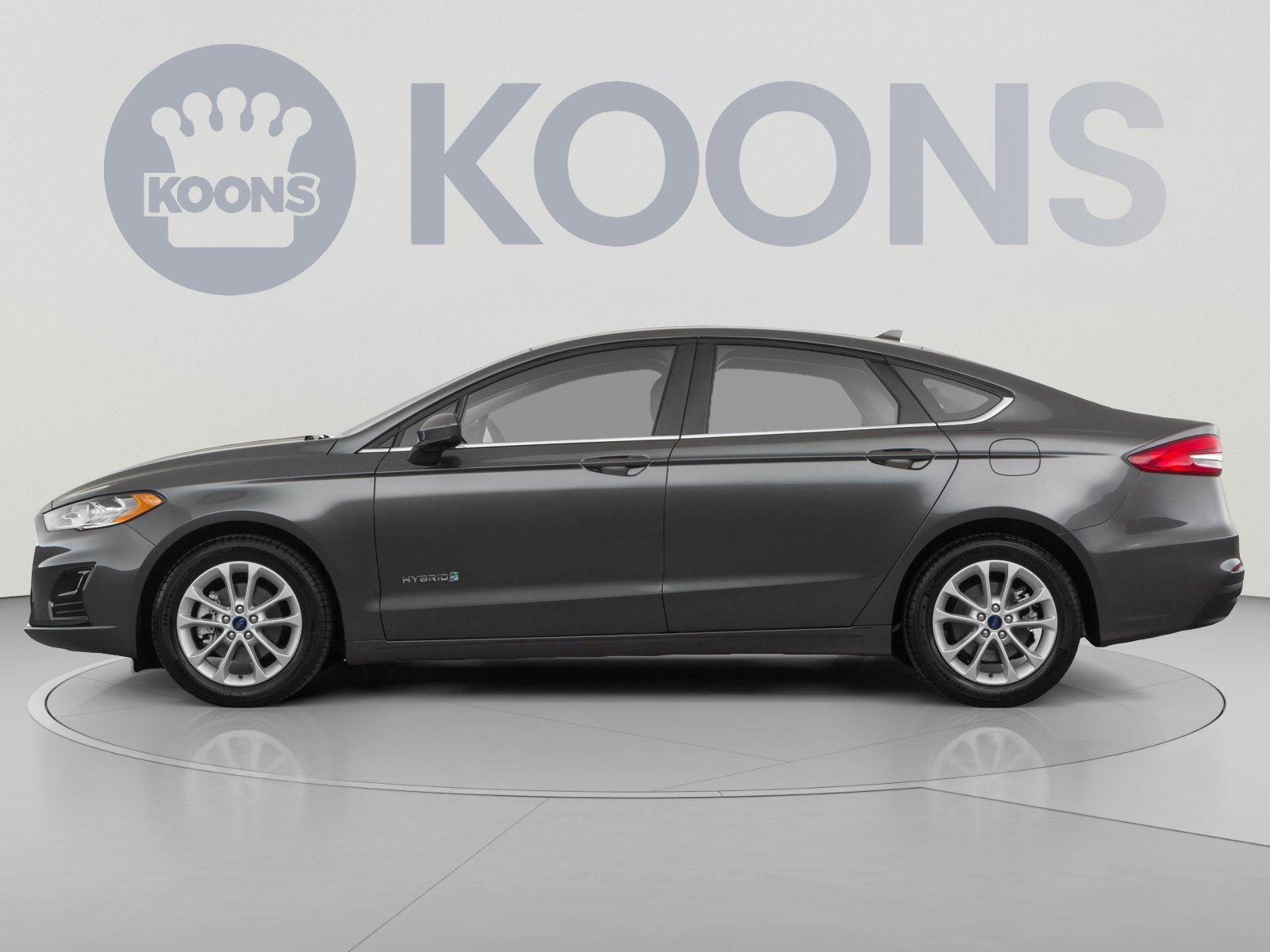 Used 2019 Ford Fusion SE FWD image 2