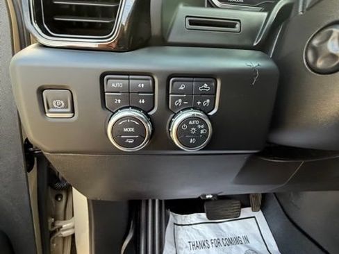 Used 2022 GMC Sierra 1500 AT4 w/ AT4 Preferred Package AWD/4WD image 15