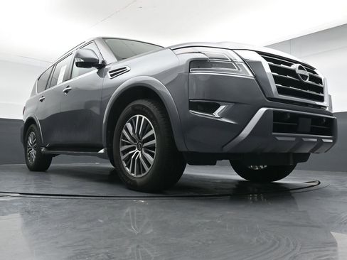 Used 2024 Nissan Armada SL w/ Captain's Chairs Package AWD/4WD image 35