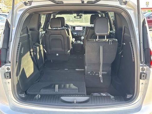 New 2026 Chrysler Pacifica Select FWD image 10