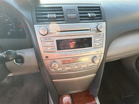 Used 2011 Toyota Camry SE image 27