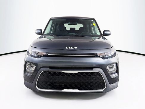 Used 2022 Kia Soul LX FWD image 2