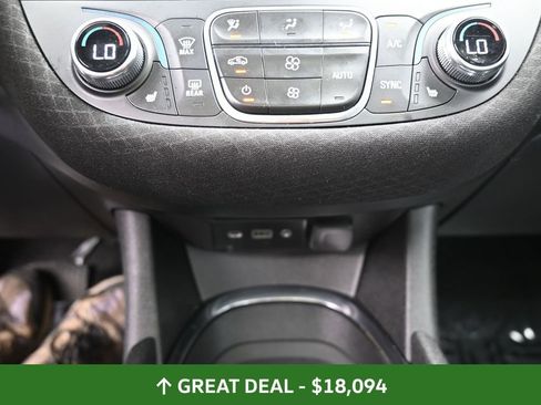 Used 2024 Chevrolet Malibu LT image 34