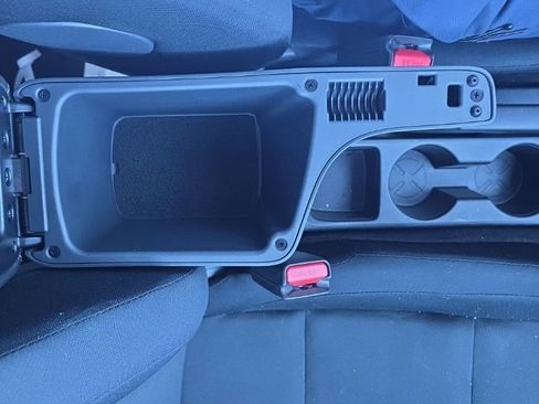 Certified 2025 Nissan Kicks Play S image 26