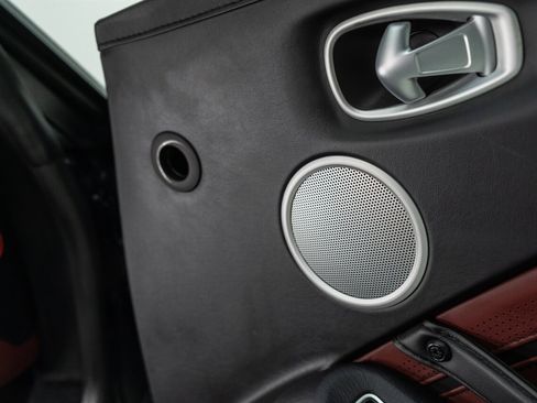 Used 2021 Aston Martin V8 Vantage Roadster RWD image 45