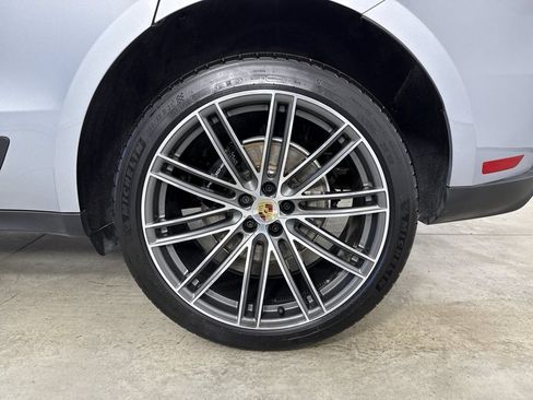 Certified 2026 Porsche Macan AWD/4WD image 14