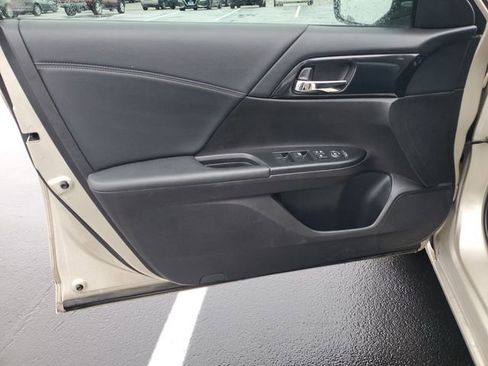 Used 2013 Honda Accord Sport image 37