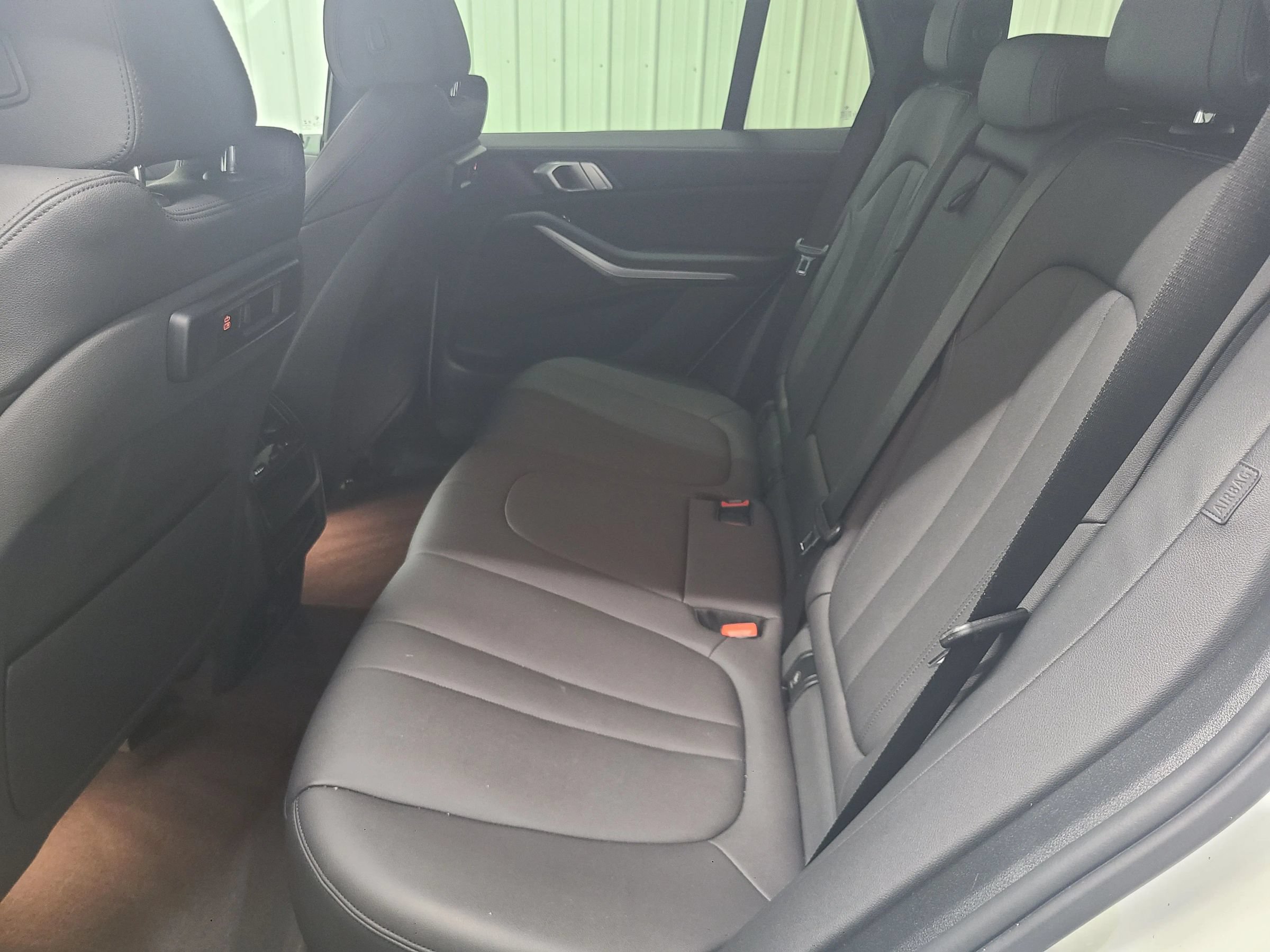 Used 2019 BMW X5 xDrive40i w/ Parking Assistance Package AWD/4WD image 38