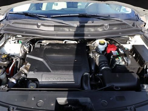 Used 2018 Ford Explorer Platinum image 31