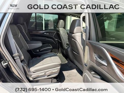 Used 2023 Cadillac Escalade Premium Luxury AWD/4WD image 9