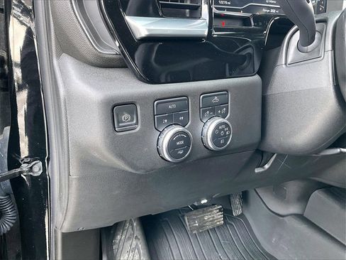 Used 2023 GMC Sierra 1500 Elevation image 25