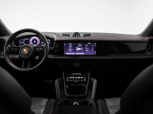 Certified 2025 Porsche Cayenne GTS AWD/4WD image 34