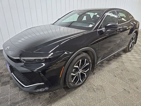 Used 2024 Toyota Crown XLE image 8