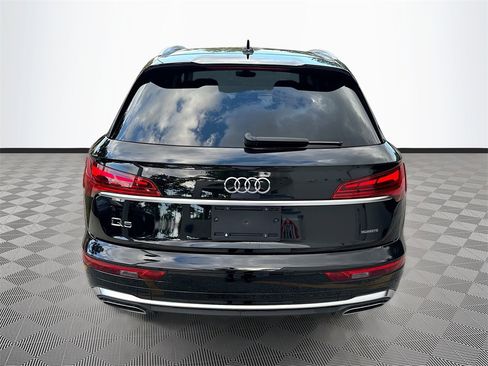 Used 2023 Audi Q5 2.0T Premium w/ Convenience Package image 7