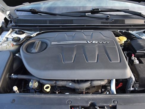 Used 2015 Chrysler 200 C w/ Navigation & Sound Group I image 38