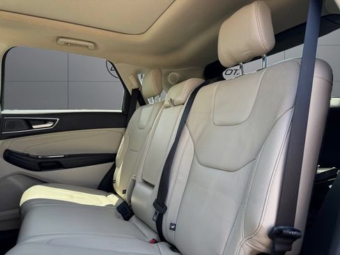 Used 2020 Ford Edge Titanium w/ Equipment Group 301A AWD/4WD image 18