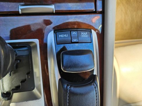 Used 2013 Lexus LS 600h L w/ Executive-Class Seating Pkg AWD/4WD image 31
