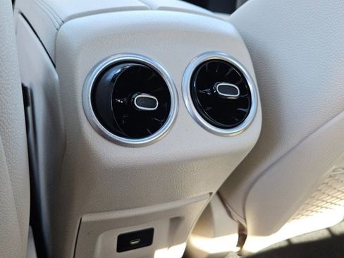 Used 2025 Mercedes-Benz CLA 250 4MATIC image 17